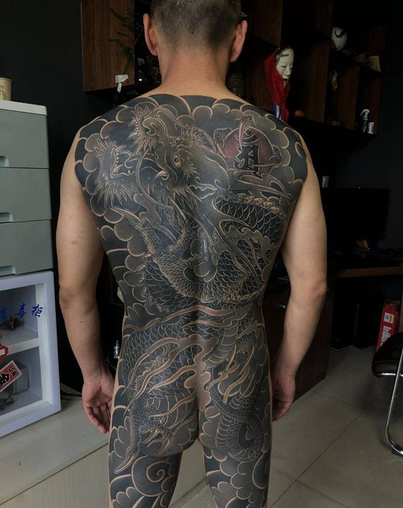 传统纹身图片_胸部手臂老传统新传统纹身图案