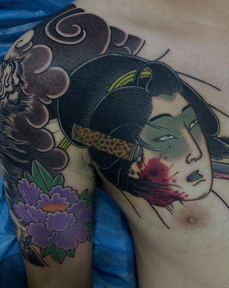 半胛纹身图片_胸部老传统纹身图案