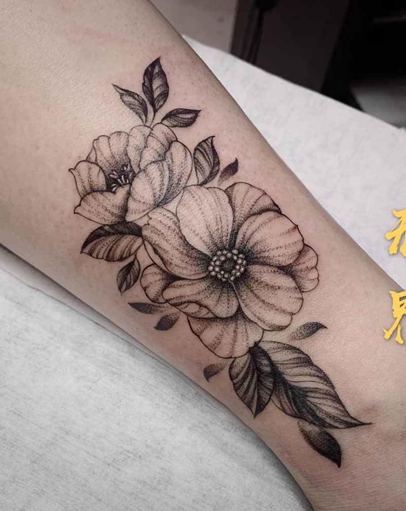 遮盖纹身图片_脚部腿部点刺素花脚踝遮盖纹身图案