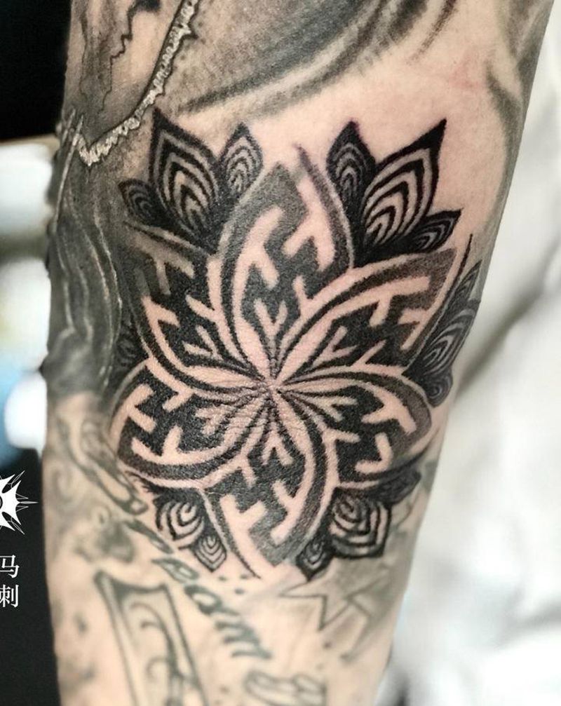 繁花纹身图片_手臂纹身图案