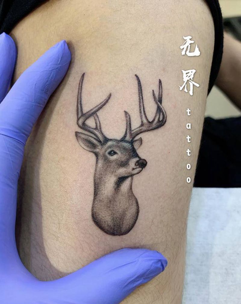 鹿纹身图片_手臂点刺欧美写实鹿点刺遮盖纹身图案