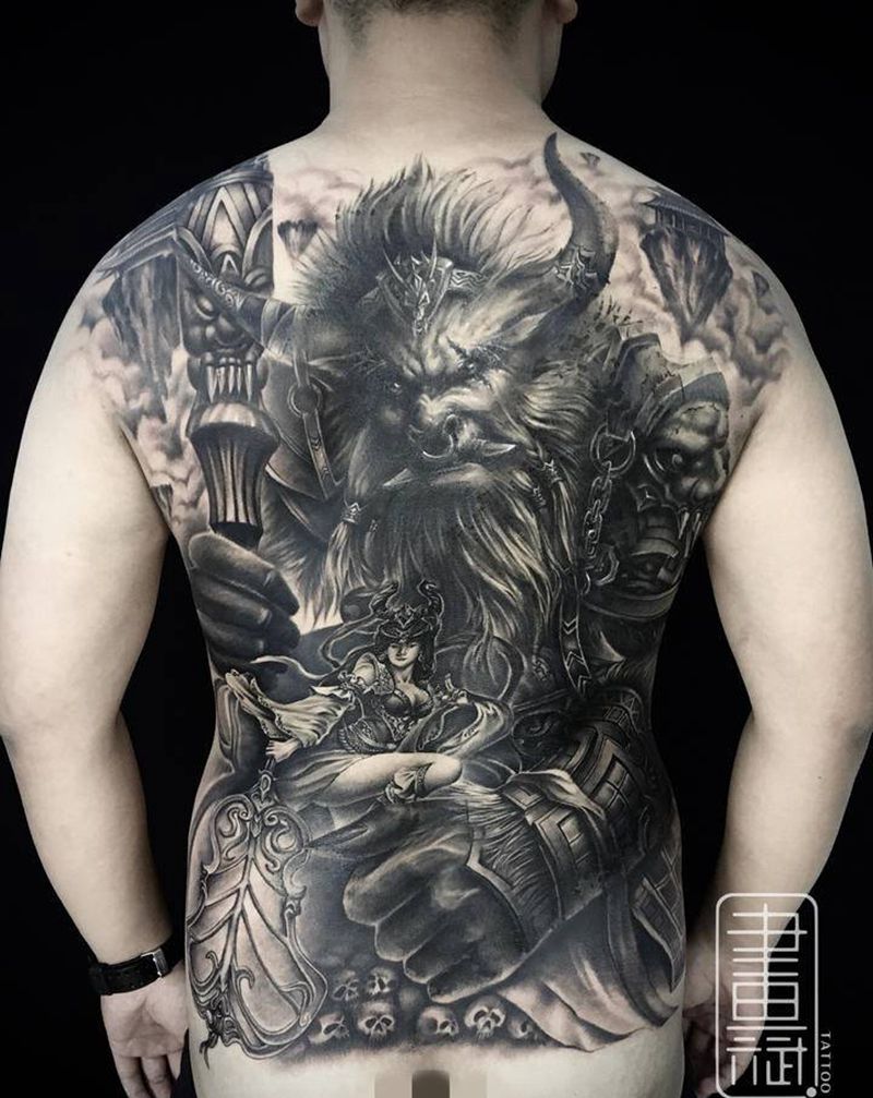 牛魔王纹身图片_背部欧美写实牛魔王铁扇公主平天大圣纹身图案