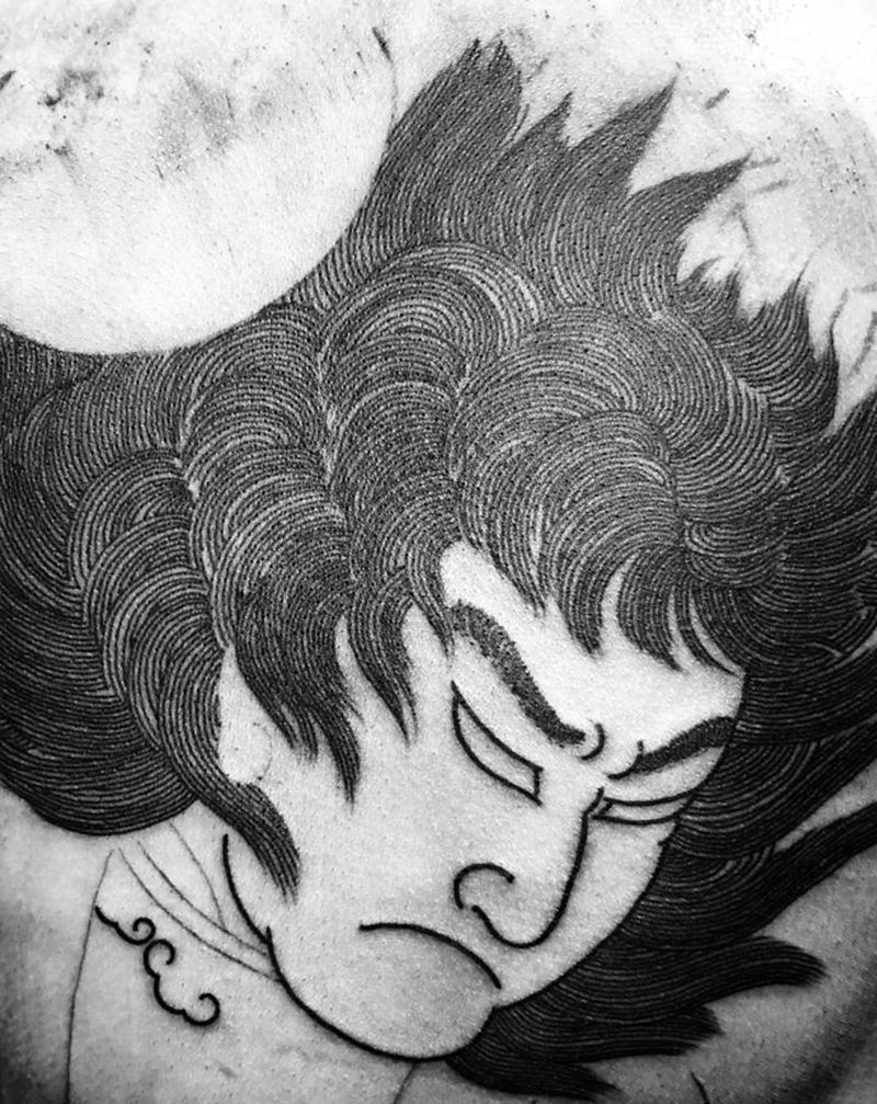 发丝纹身图片_背部老传统纹身图案