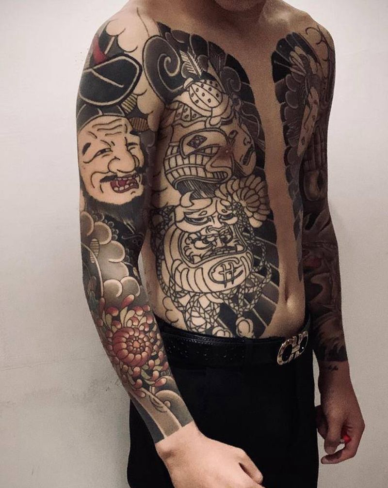 老传统纹身图片_胸部手臂老传统纹身图案