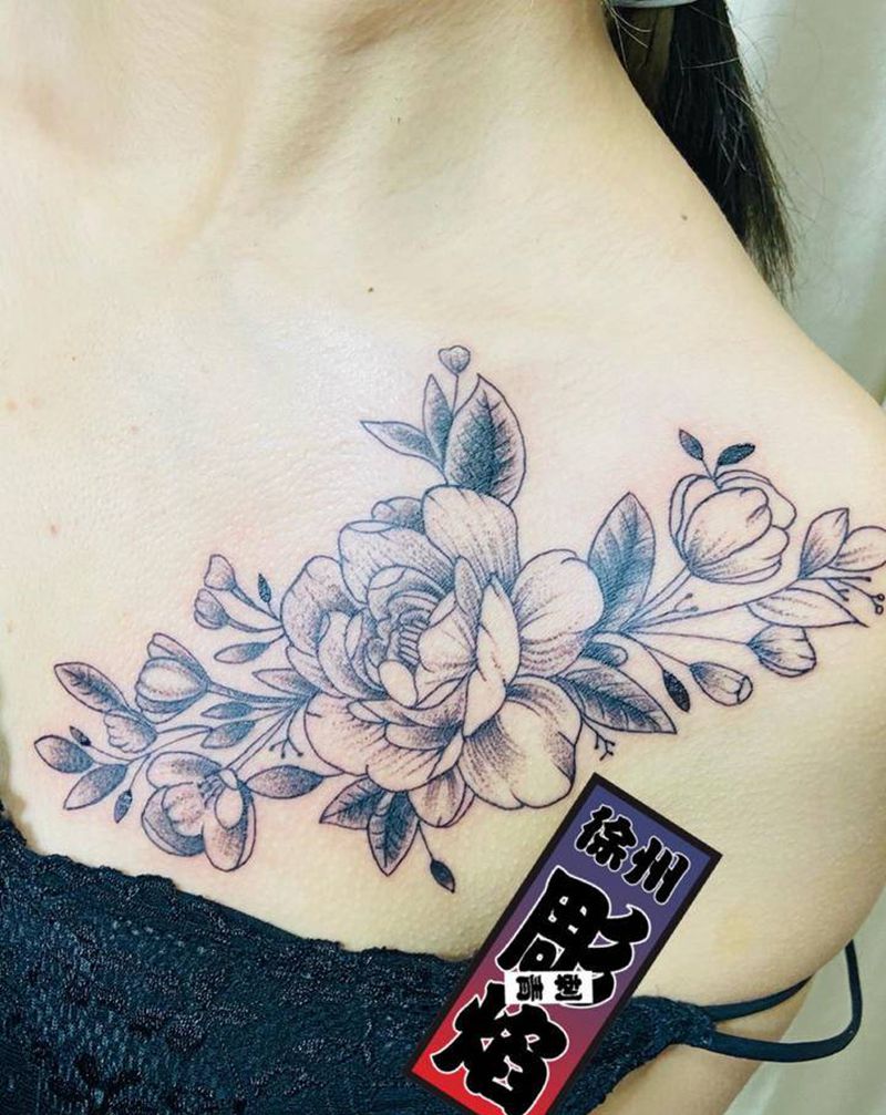 素花纹身图片_胸部肩部点刺纹身图案