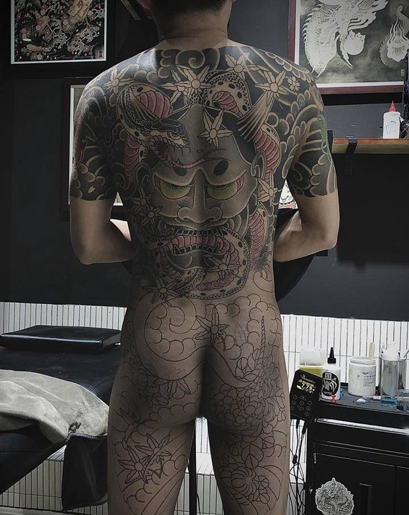 老传统通背纹身图片_背部老传统纹身图案