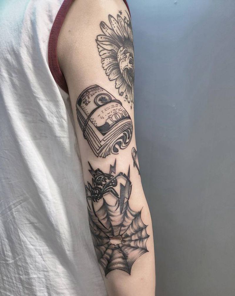 拼接纹身图片_手臂点刺Old School纹身图案