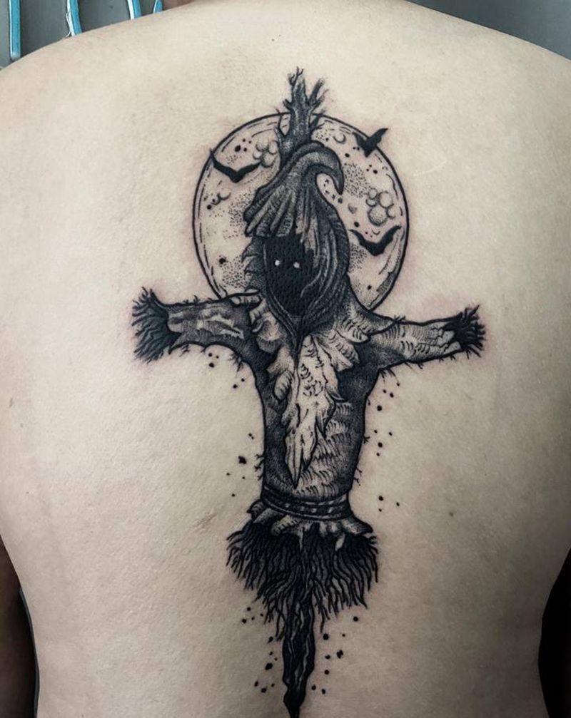 暗黑稻草人纹身图片_背部点刺新传统纹身图案