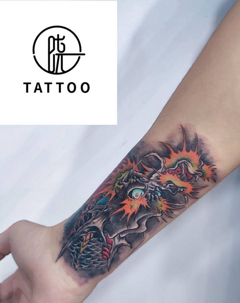 龙遮盖纹身图片_手臂老传统纹身图案