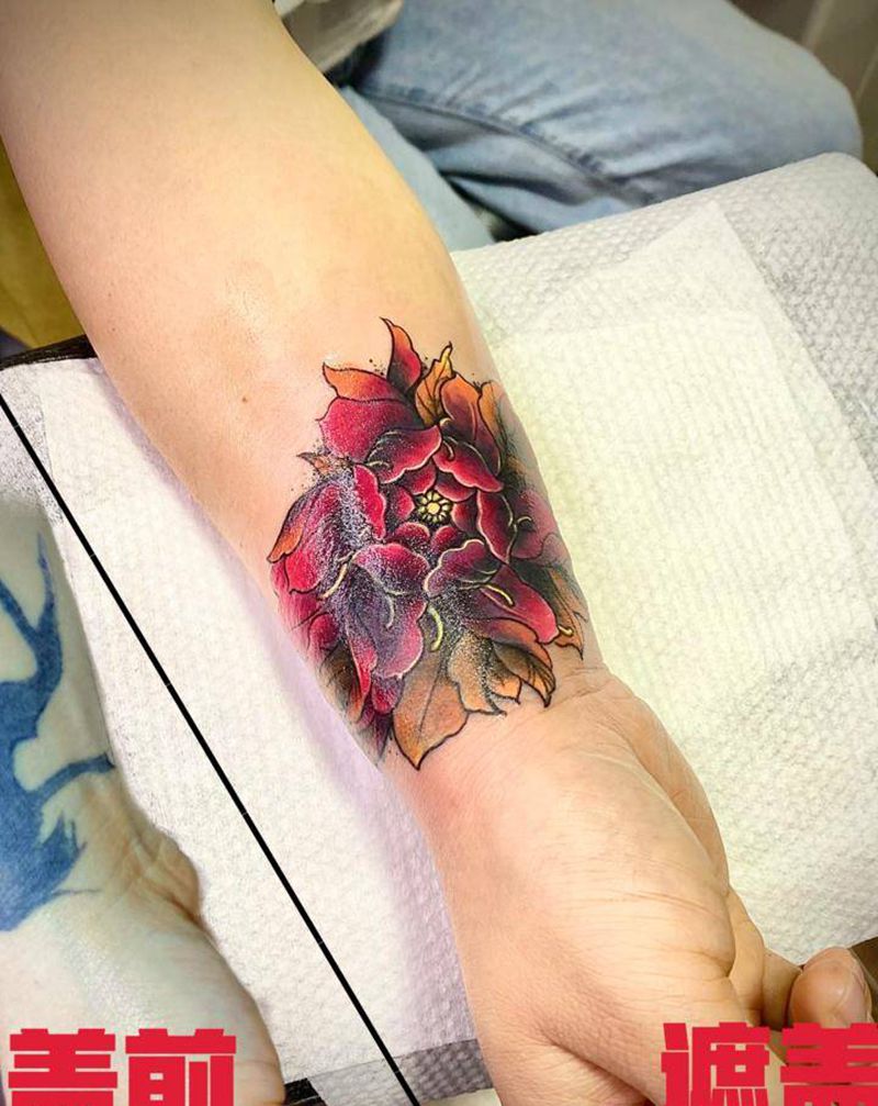 花纹身图片_手部新传统纹身图案