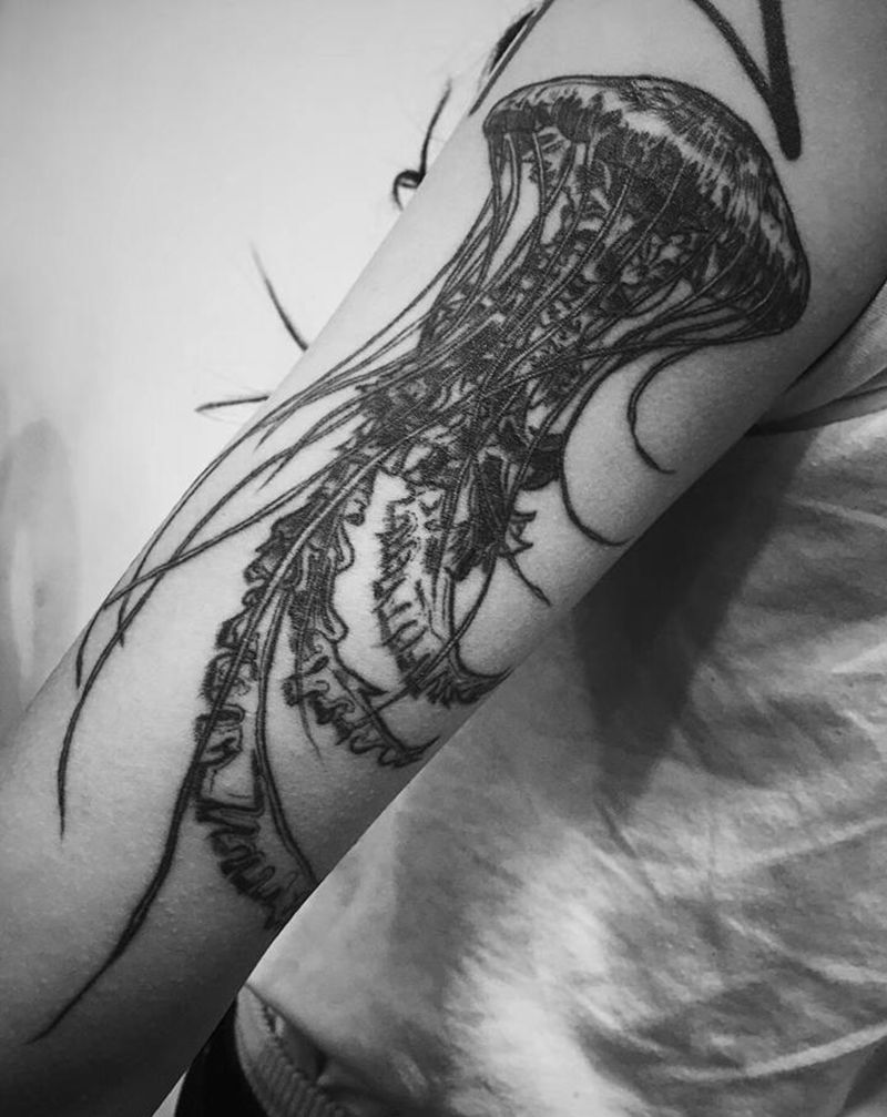 水母纹身图片_手臂水母纹身图案