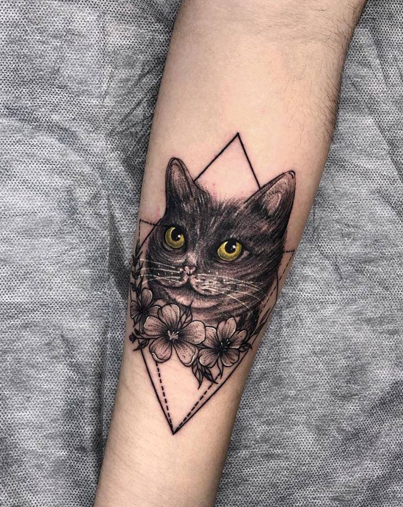 《爱宠》纹身图片_手臂欧美写实纹身图案