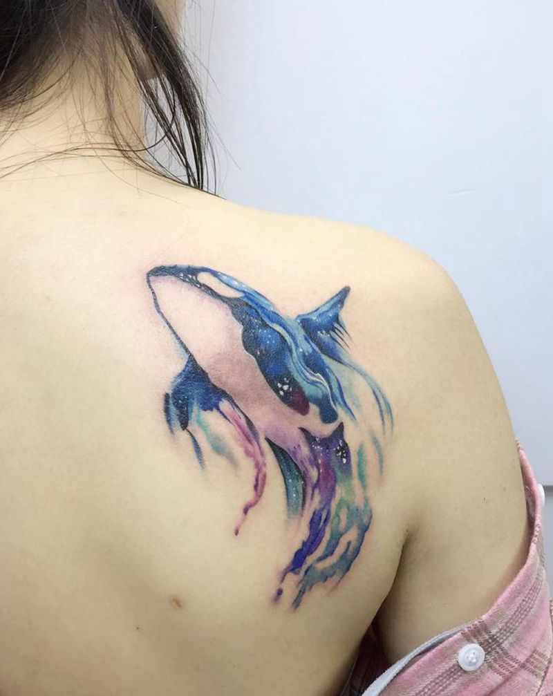 泼墨鲸鱼纹身图片_肩部纹身图案