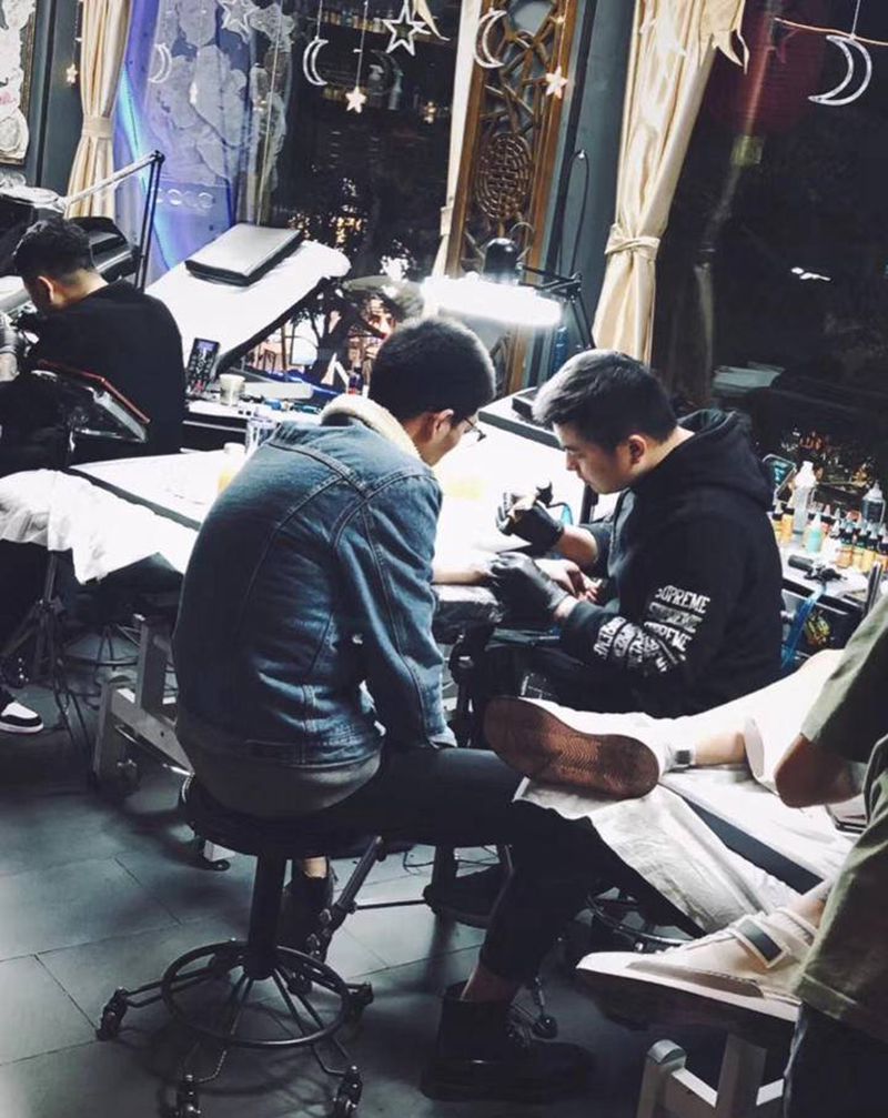 繁花日常纹身图片_手臂腿部新传统老传统纹身图案