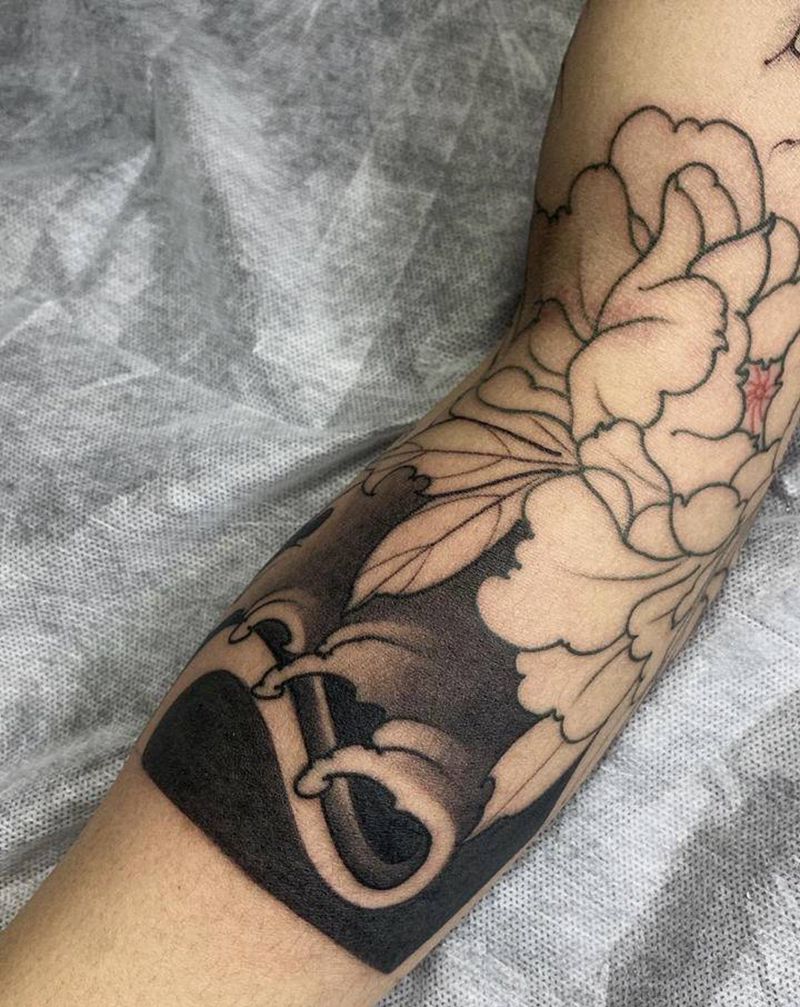 牡丹水浪纹身图片_手臂新传统纹身图案