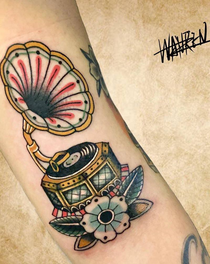 留声机纹身图片_手臂New School纹身图案