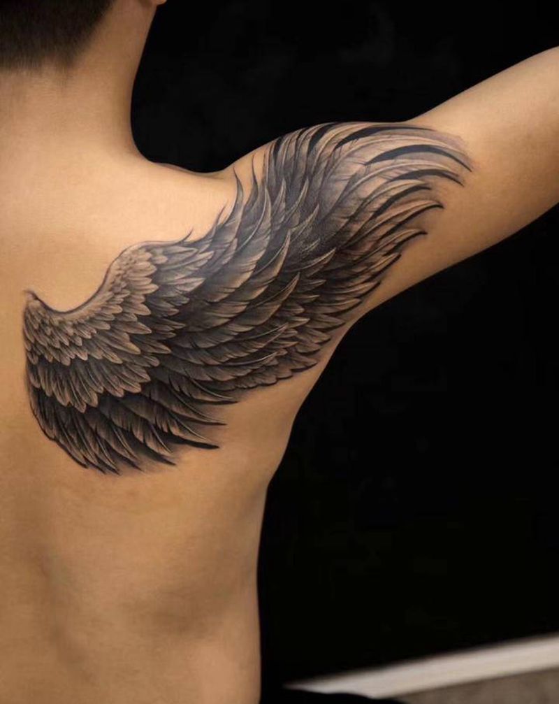 翅膀纹身图片_肩部背部图腾老传统纹身图案