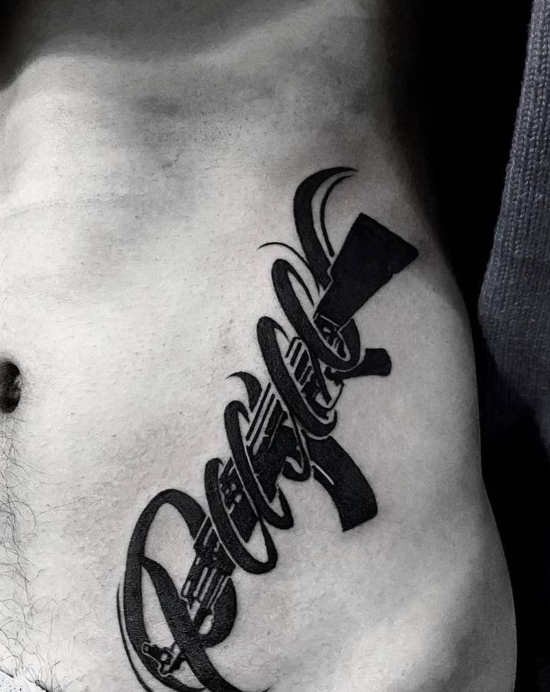 Gun &  Peace纹身图片_腰部纹身图案