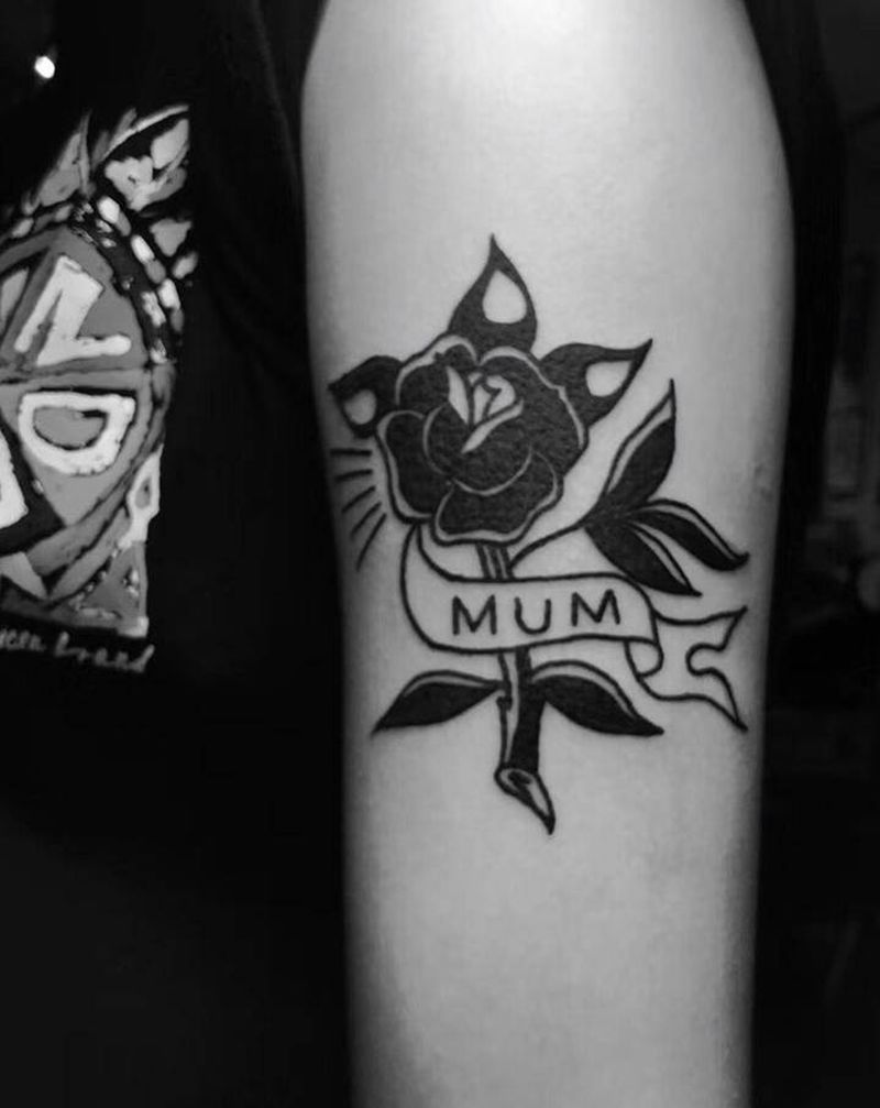 school 玫瑰花纹身图片_手臂Old School纹身图案