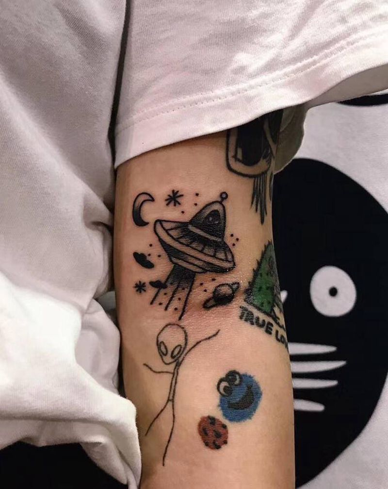 school飞船纹身图片_手臂Old School纹身图案