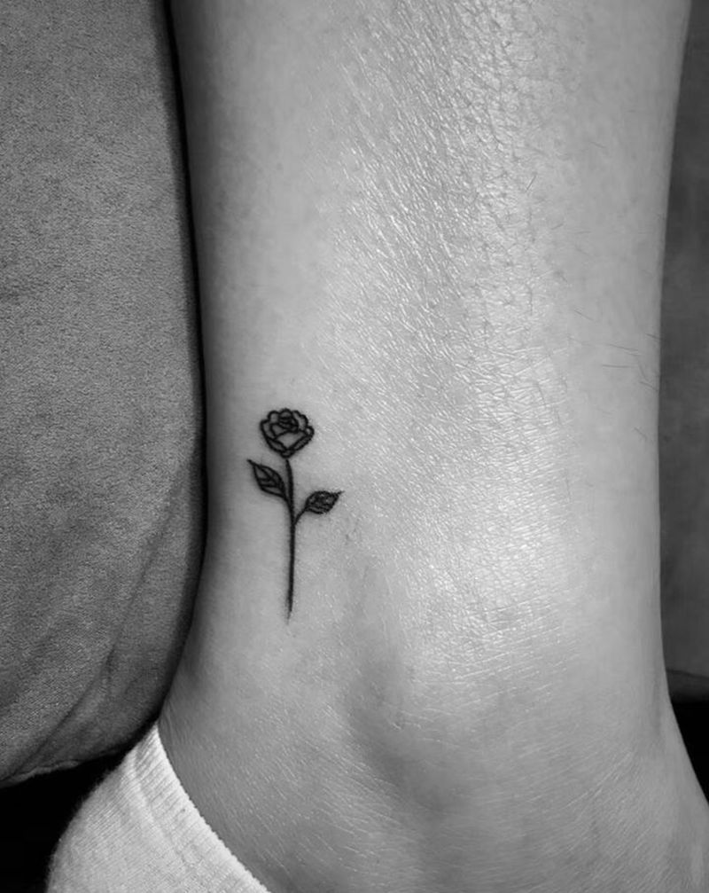 小清新花纹身图片_腿部纹身图案