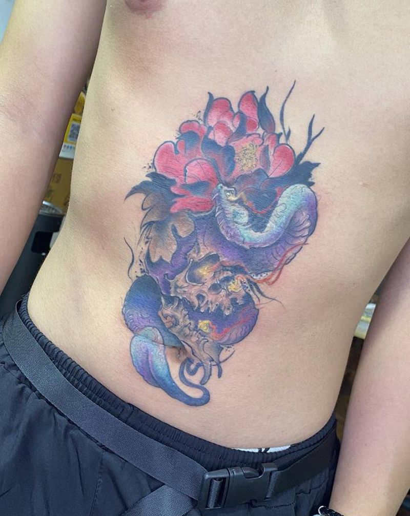 蛇纹身图片_腹部纹身图案