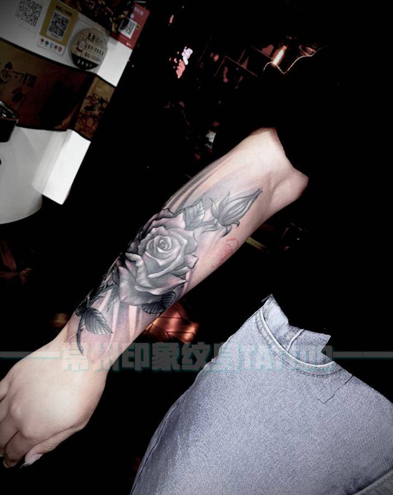 花纹身图片_手臂纹身图案