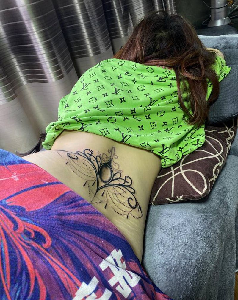 珠宝纹身图片_腰部纹身图案