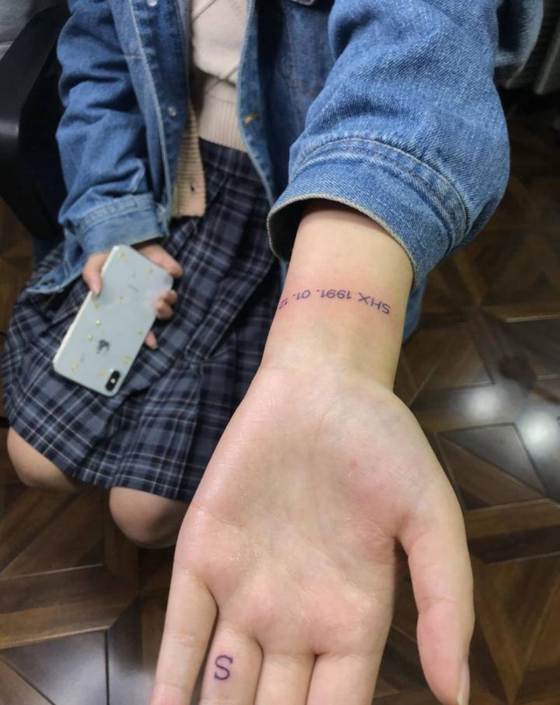 小英文纹身图片_手部纹身图案