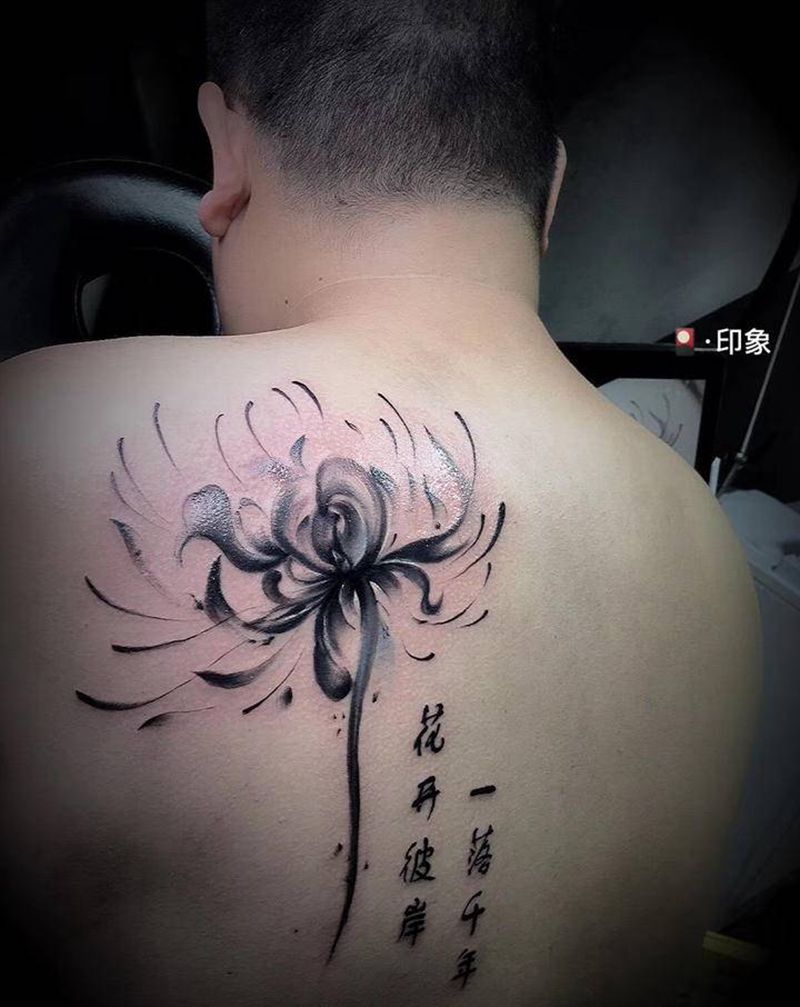 彼岸花纹身图片_背部纹身图案