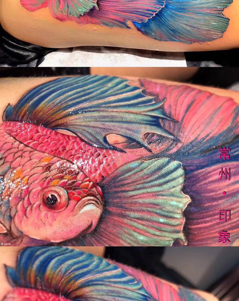 鱼纹身图片_腿部新传统纹身图案