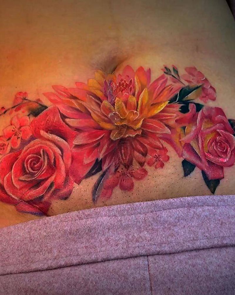 花纹身图片_腹部欧美写实新传统纹身图案