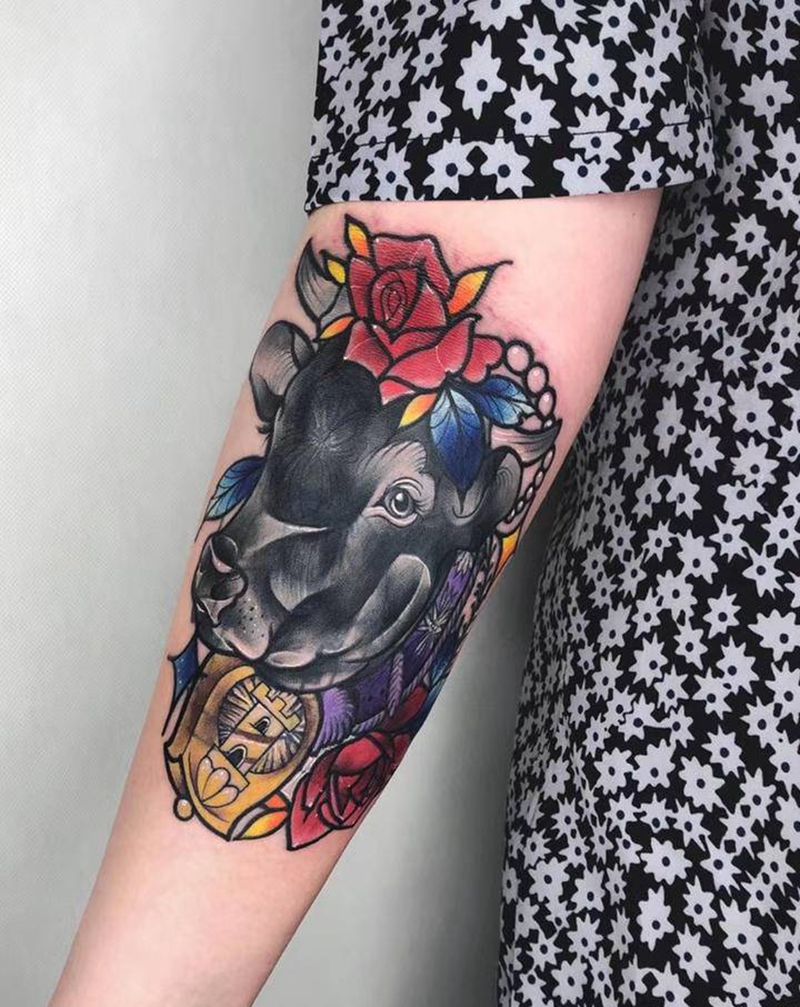 牛纹身图片_手部手臂New School牛花锁纹身图案