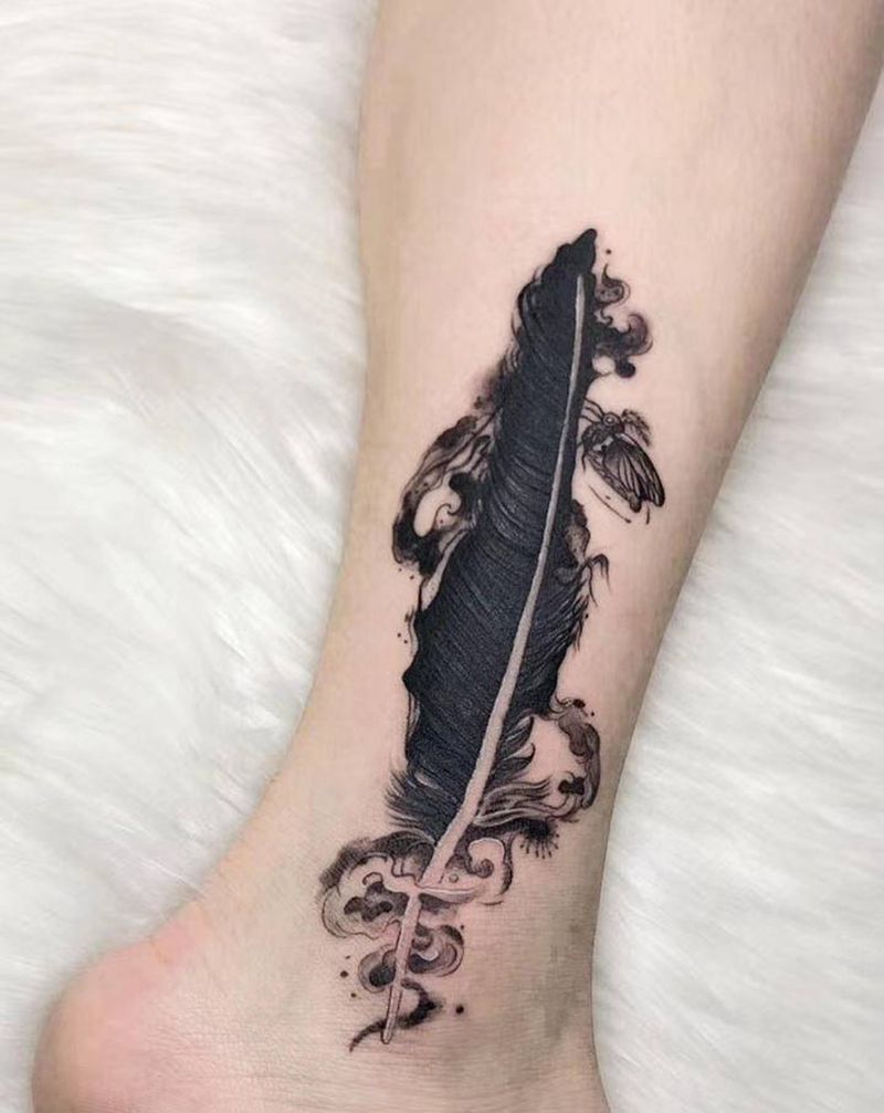 轻羽纹身图片_腿部脚部羽毛纹身图案