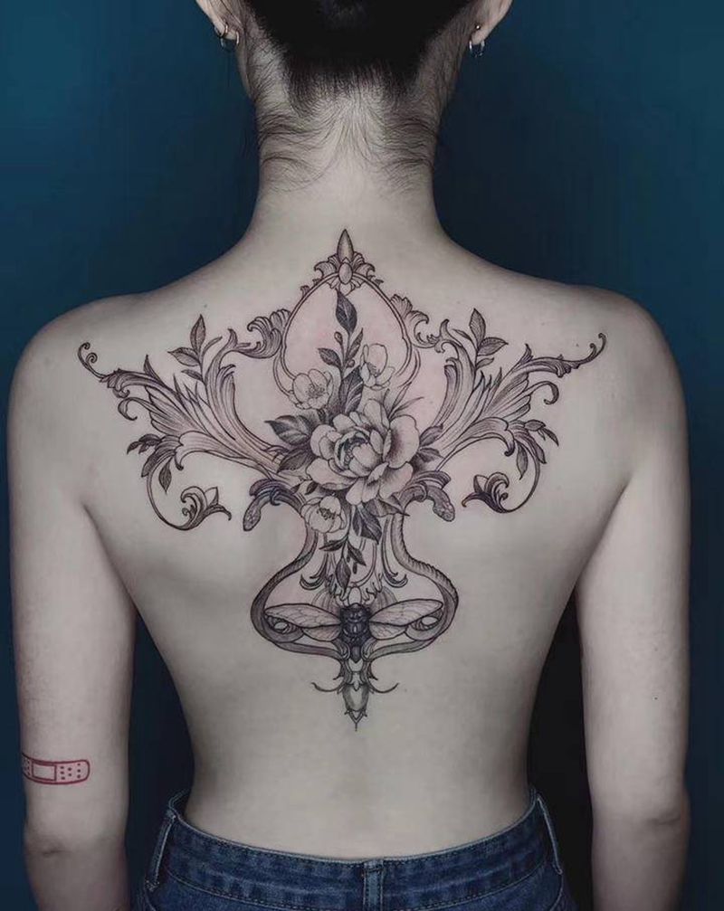 素雅纹身图片_背部花知了纹身图案