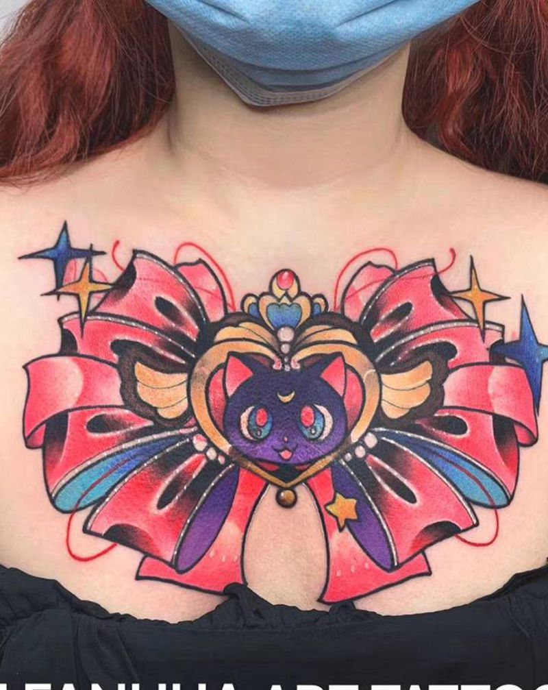 蝴蝶结纹身图片_胸部New School蝴蝶结纹身图案