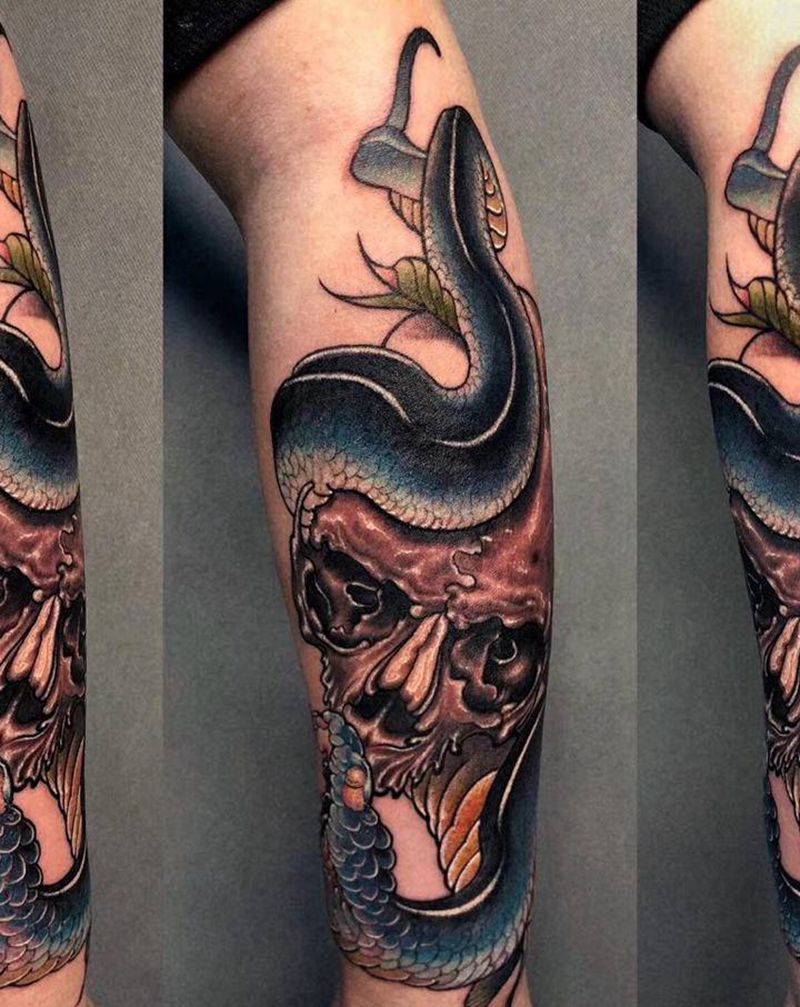 骷髅蛇纹身图片_手臂Old School骷髅蛇纹身图案