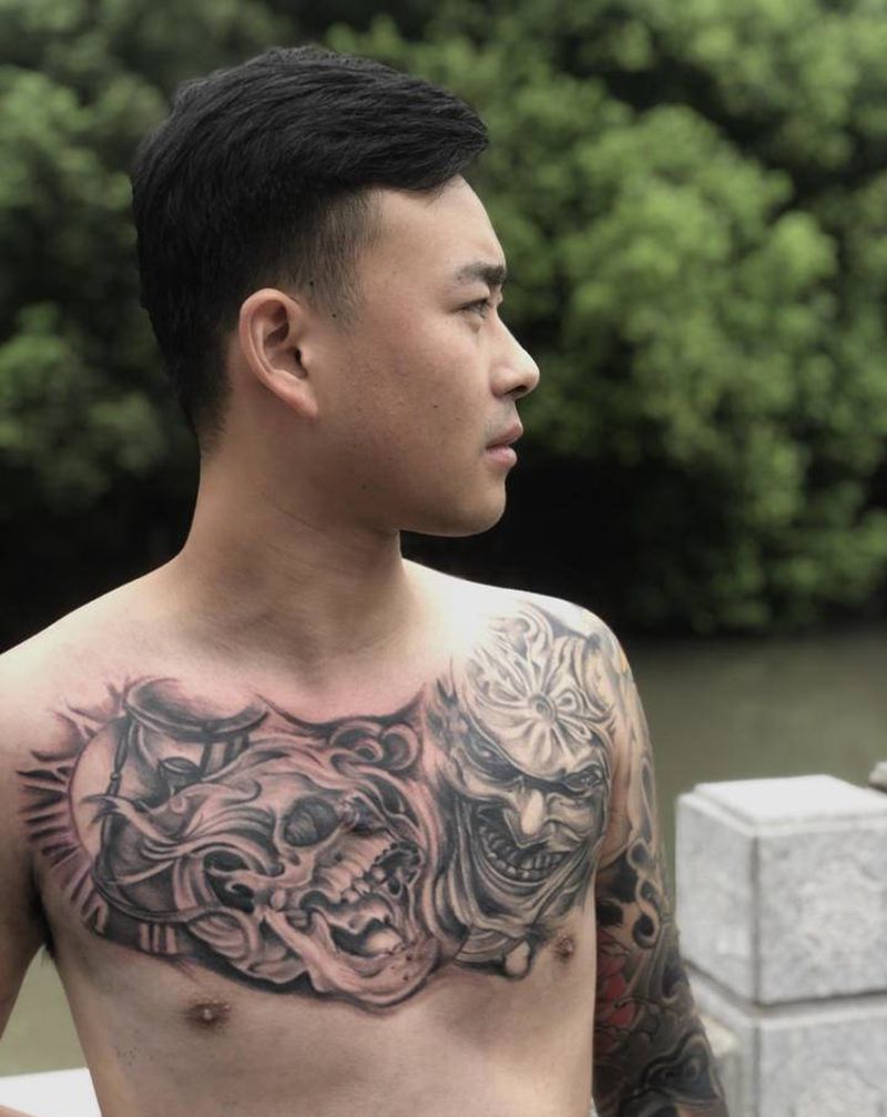 骷髅头纹身图片_胸部纹身图案