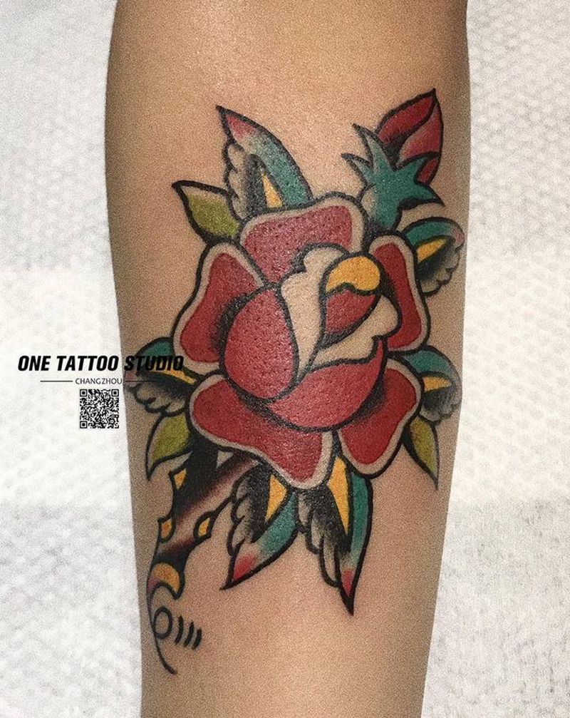 oldschool玫瑰花纹身图片_手臂Old School纹身图案