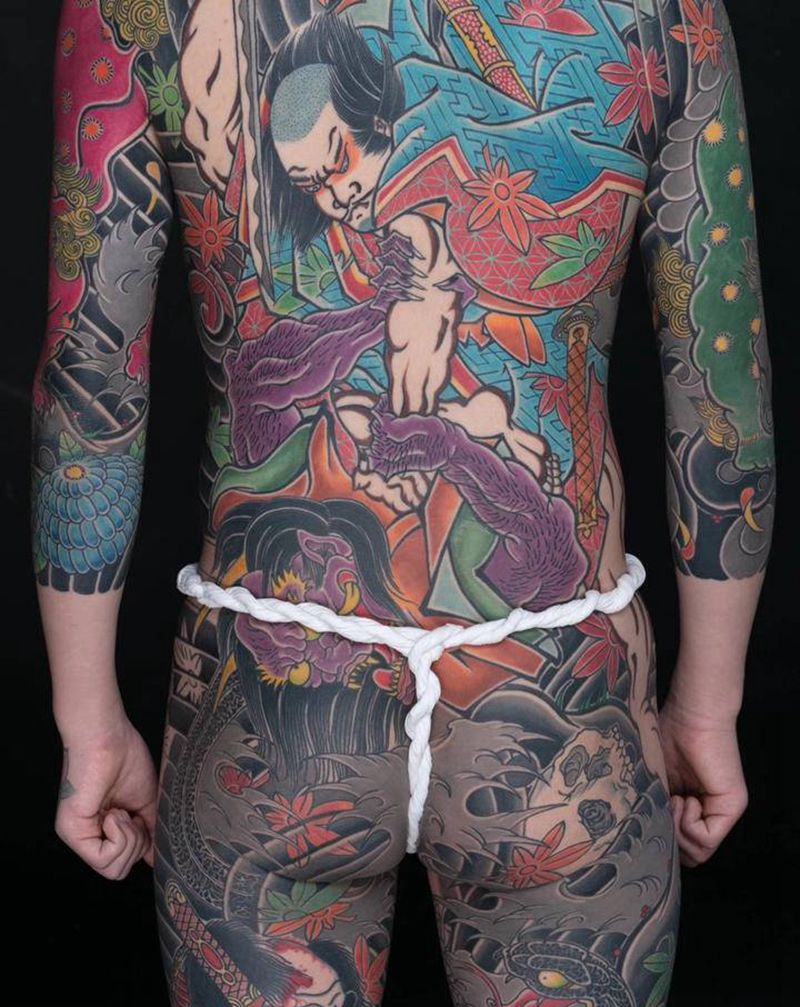 平惟茂斩户隐鬼女纹身图片_背部老传统纹身图案