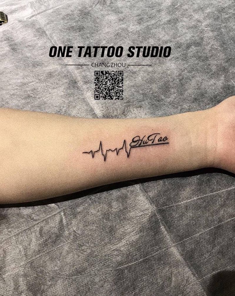 手臂心电图纹身图片_手臂纹身图案