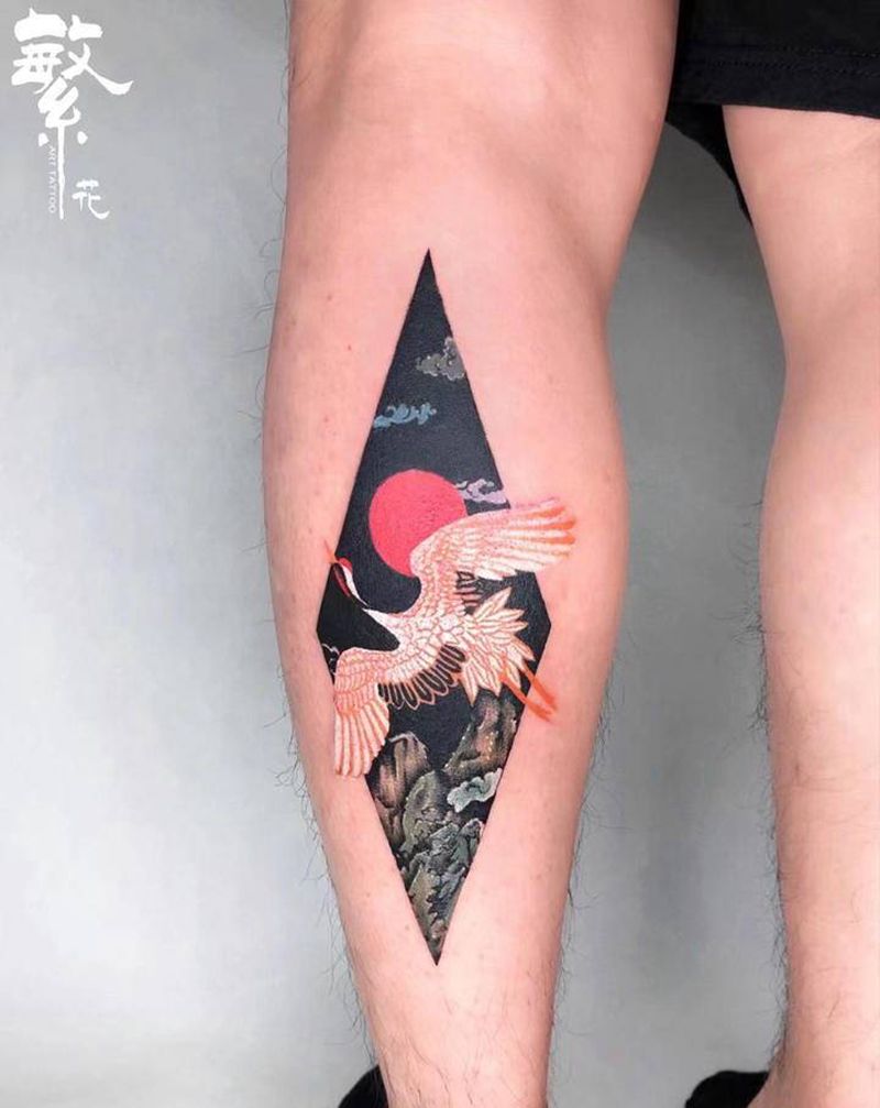 水墨·仙鹤纹身图片_腿部水墨仙鹤太阳纹身图案