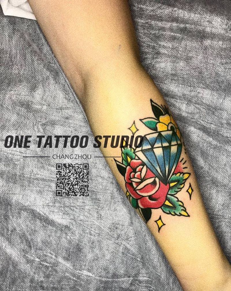 oldschool 玫瑰纹身图片_手臂Old School纹身图案