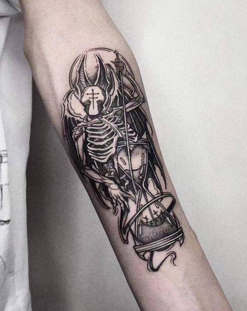 几何线条纹身图片_手臂几何鹰武士纹身图案