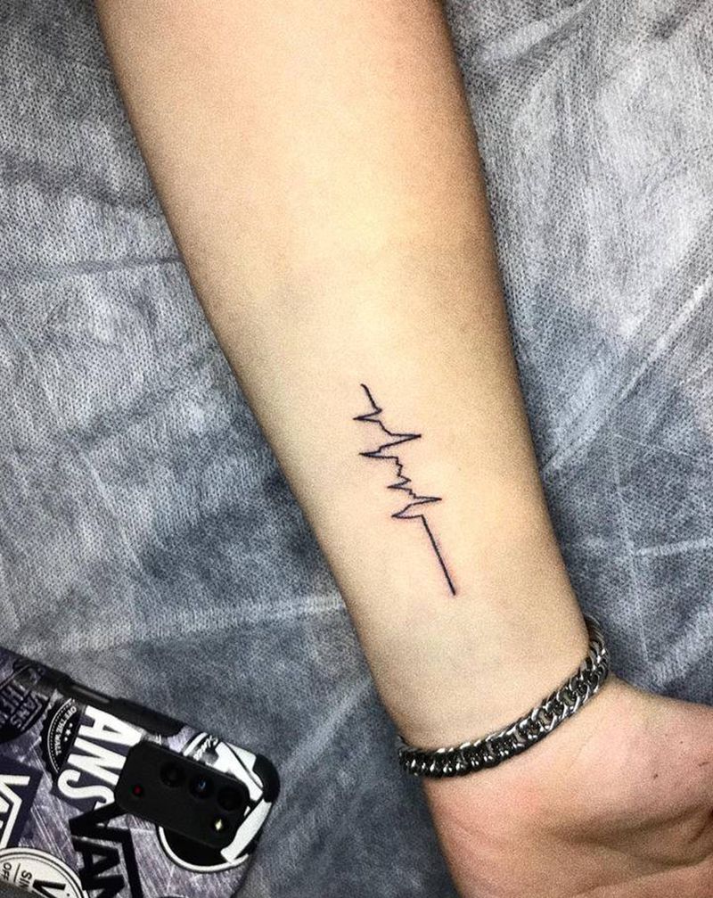 小清新心电图纹身图片_手臂纹身图案