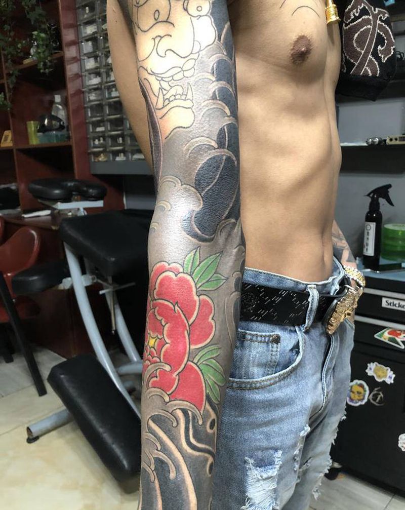 老传统花臂 板甲纹身图片_胸部手臂老传统纹身图案