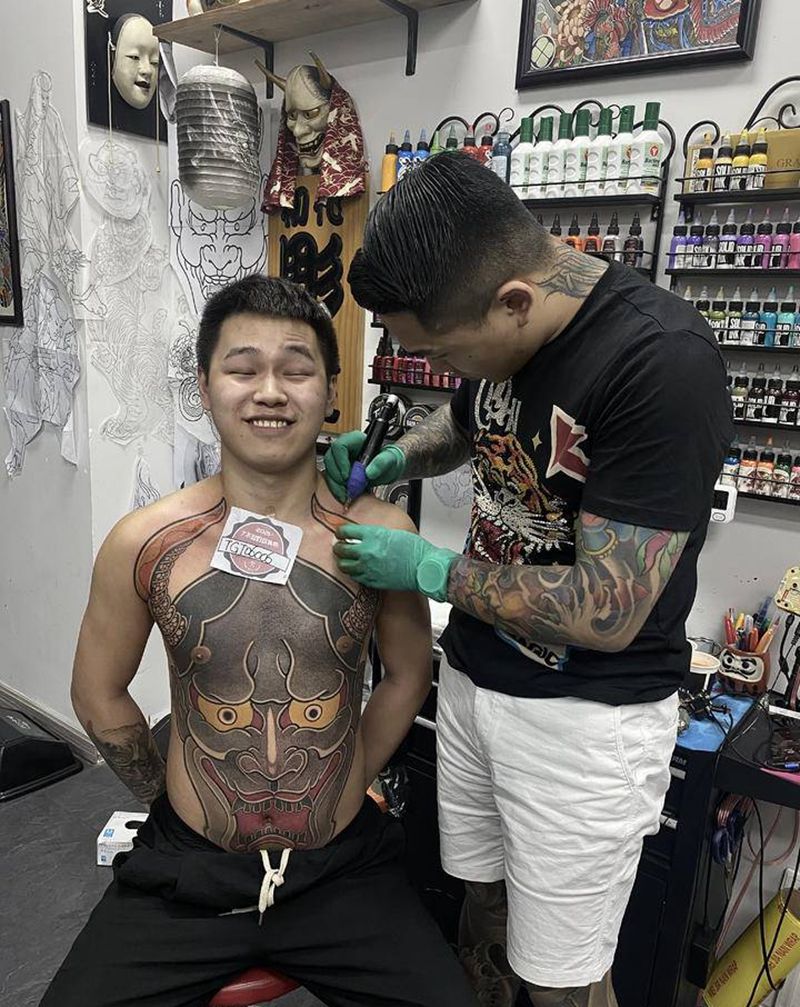 圆叁般若纹身图片_胸部老传统纹身图案