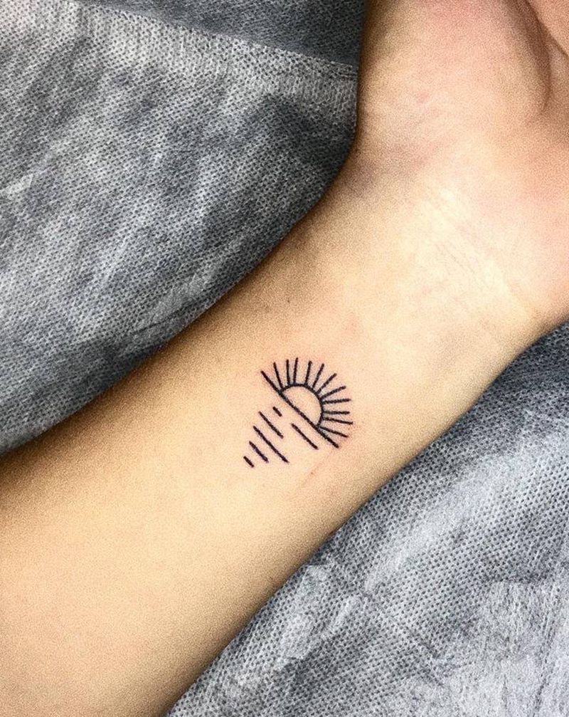 小清新线条太阳纹身图片_手臂Old School几何纹身图案