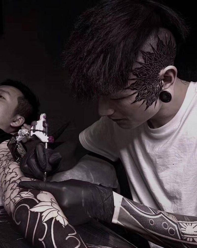 牡丹花臂纹身图片_手臂老传统纹身图案