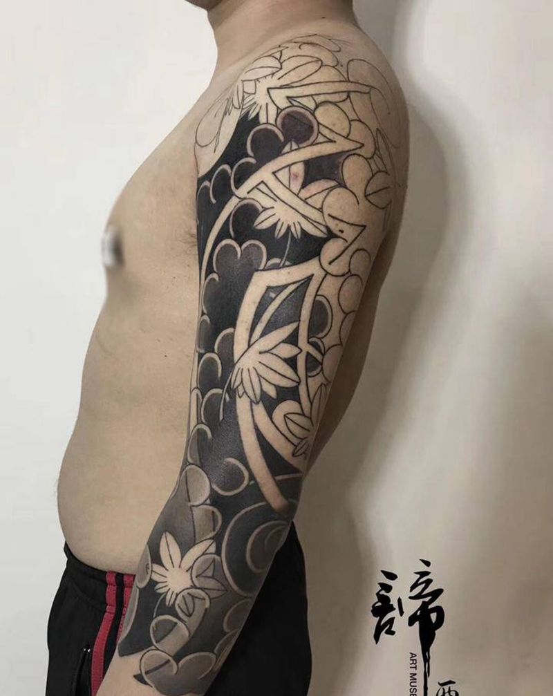 七分袖纹身图片_手臂手部老传统纹身图案